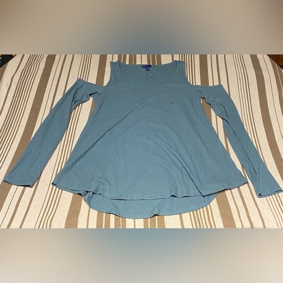 Aeropostale Tops - Aeropostale ribbed cold shoulder top